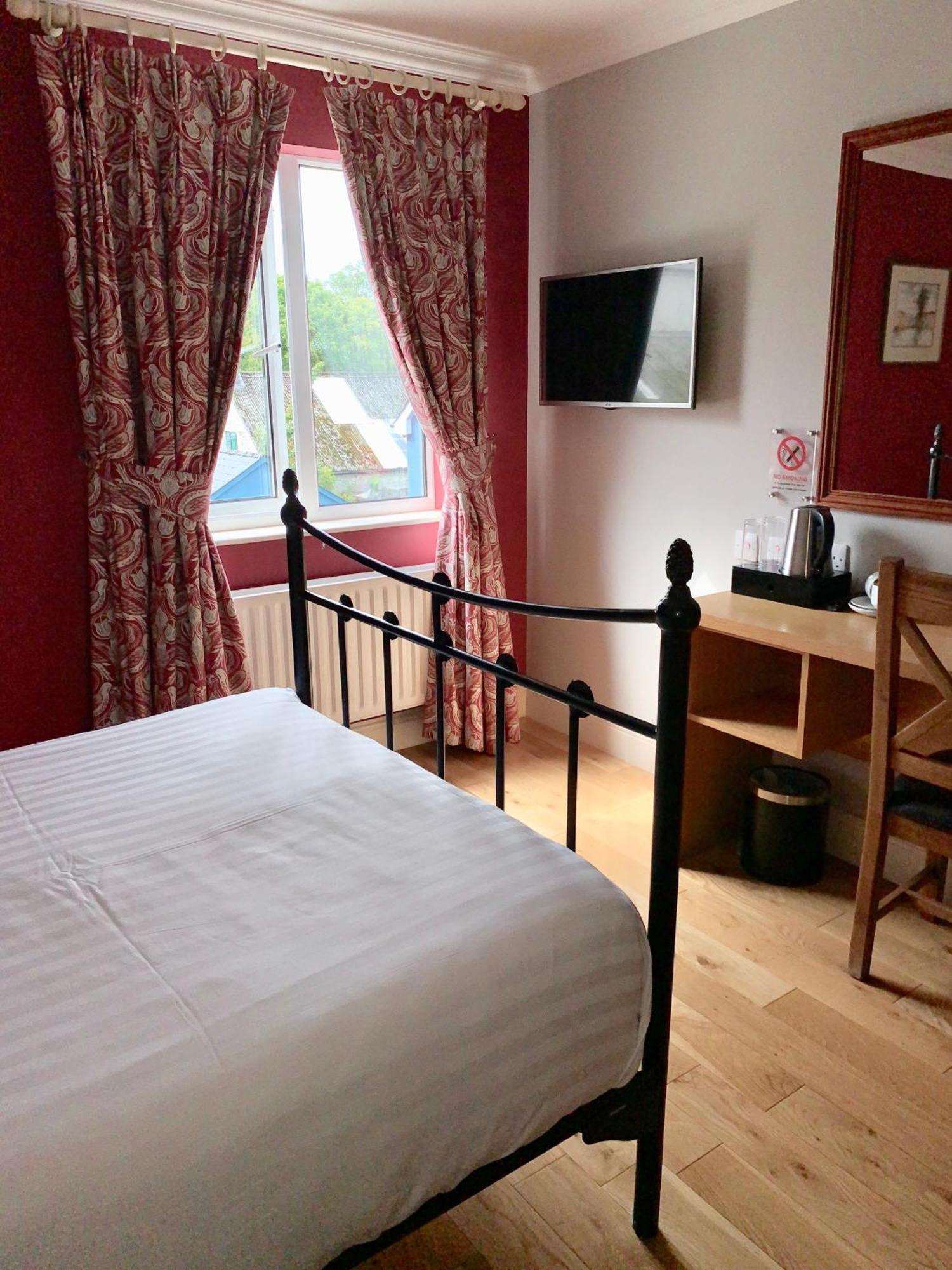 The Highlands Hotel Glenties Phòng bức ảnh